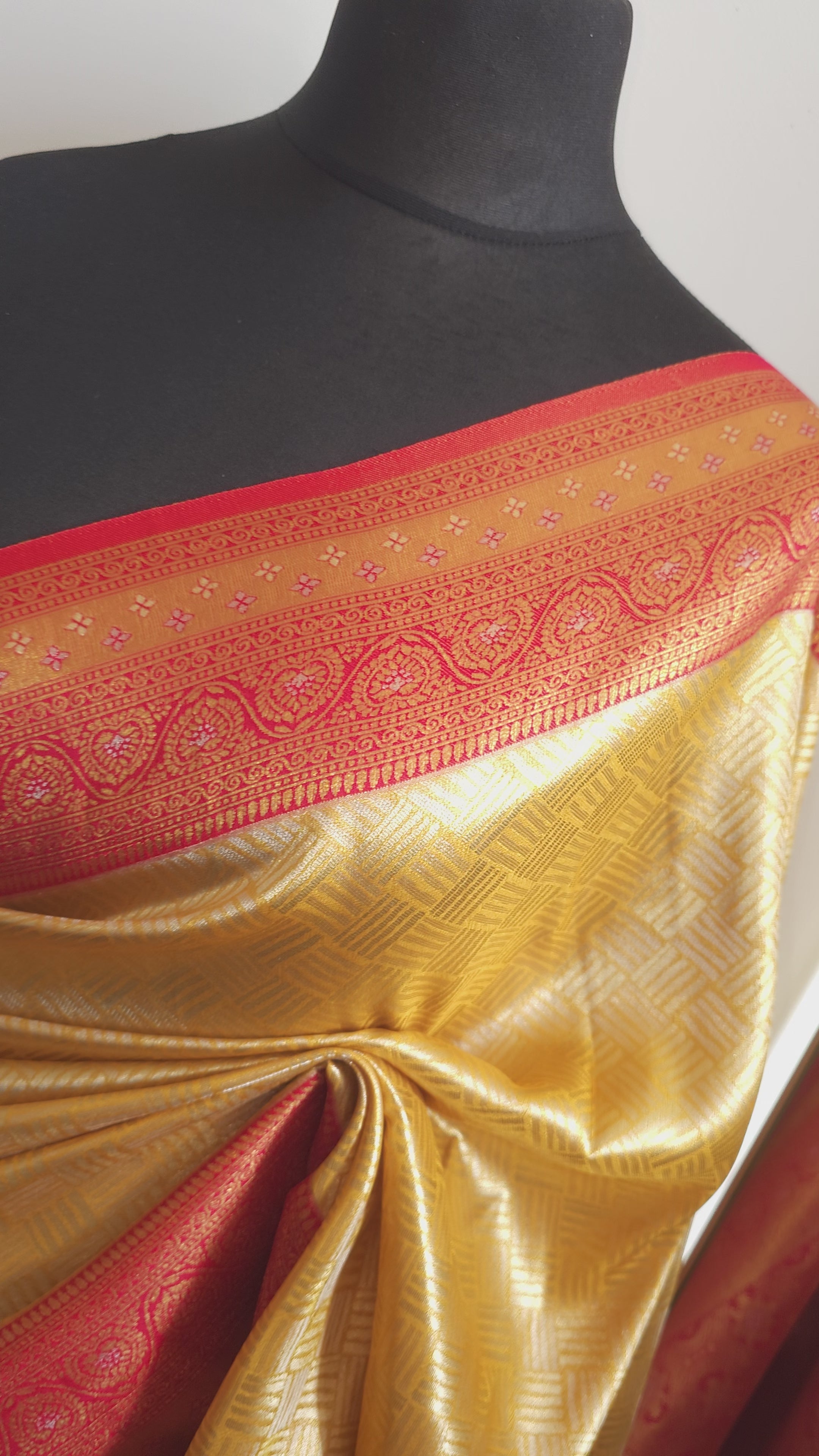 Golden Grace Tissue Soft Silk