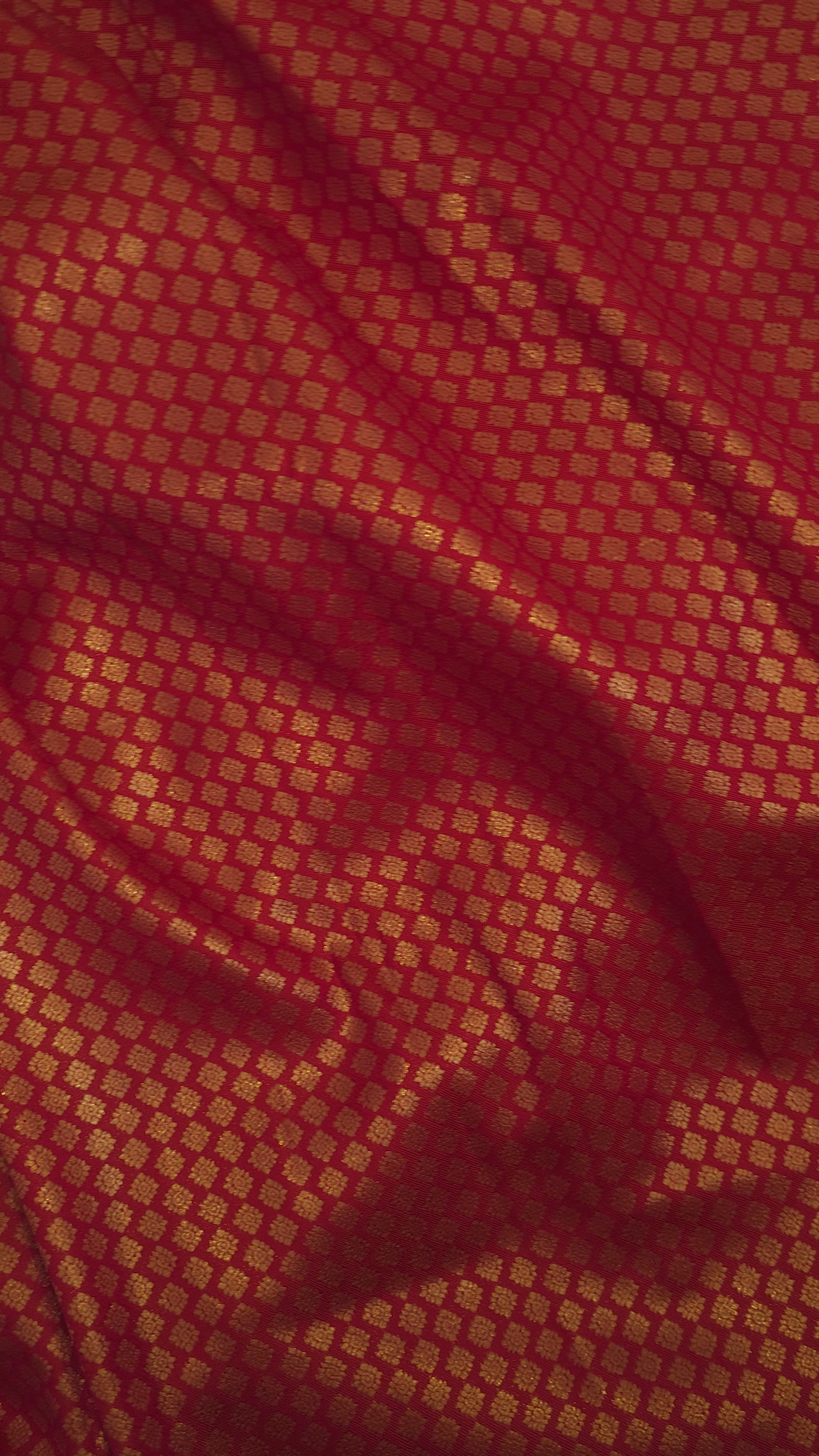 Golden Grace Tissue Soft Silk