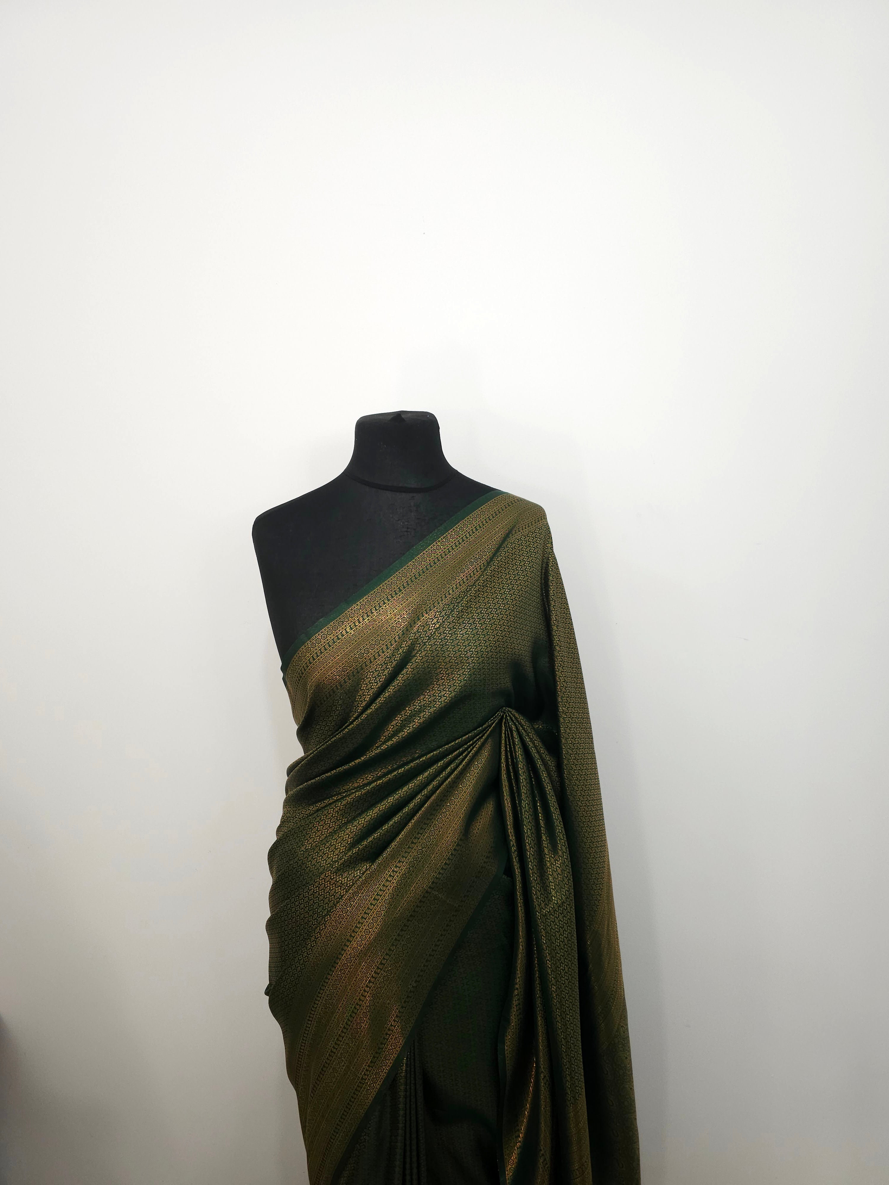 Emerald Aura Softy Silk