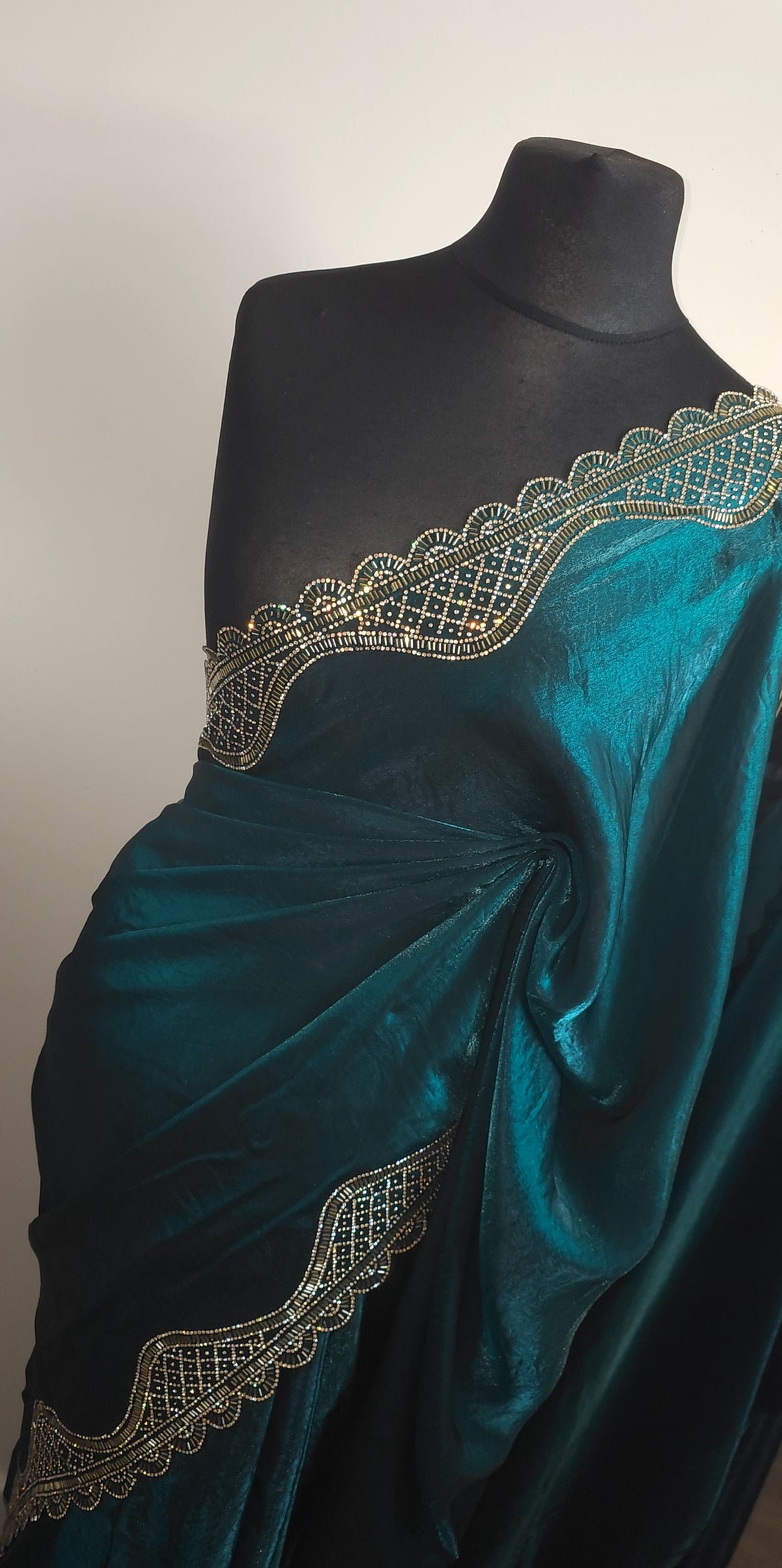 Emerald Crystal Gleam