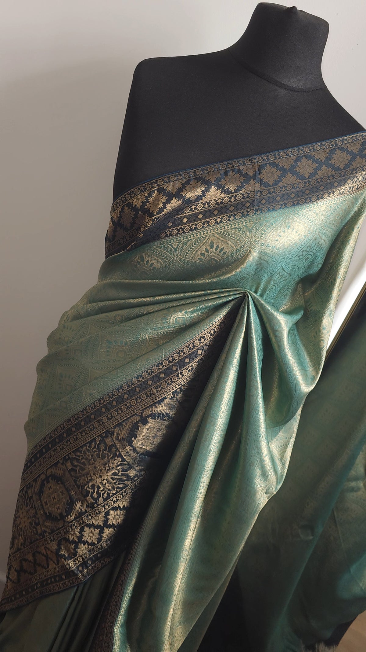Aqua Heritage Banarasi Tissue Soft Silk